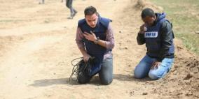 "مدى" يصدر تقريرا حول استهداف الاحتلال للصحافيين في مسيرات العودة السلمية