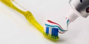 أخطاء شائعة نرتكبها عند تنظيف الأسنان