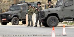 الاحتلال يغلق مدخل قرية دير أبو مشعل غرب رام الله