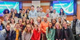 مجموعة الاتصالات الفلسطينية تستقبل وفدا من طلبة كلية بوسطن الامريكية