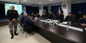 رئيس الوزراء يتفقد غرفة العمليات المركزية للدفاع المدني في رام الله