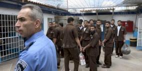 اتفاق بين الأسرى وإدارة سجن "عوفر" يقضي بإلغاء العقوبات