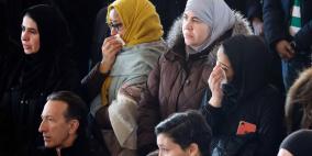 "الجنازة المؤلمة".. صور توديع 7 أشقاء سوريين في كندا