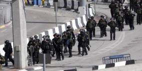 قوات الاحتلال تغلق حاجز شعفاط في القدس 