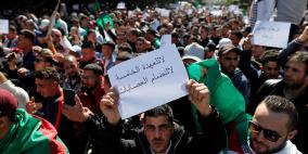 بوتفليقة يشيد بسلمية المسيرات ويحذر الجزائريين من اختراقها