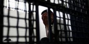 هآرتس: مفاوضات بين الأسرى ومصلحة السجون لمنع الإضراب عن الطعام