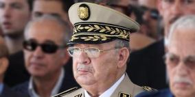 قائد الجيش الجزائري يتمسك بإجراء الانتخابات