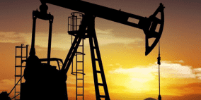 النفط ينزل بعد زيادة مفاجئة للمخزونات الأمريكية