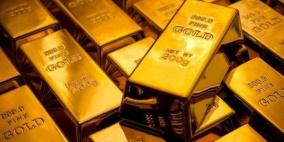 الذهب ينزل عن ذروة 7 أسابيع مع ارتفاع عوائد السندات الأمريكية
