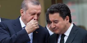 حليف سابق للرئيس التركي يستقيل من الحزب الحاكم
