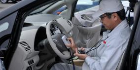 يابانيون يستأجرون السيارات ولا يقودونها!