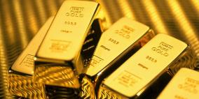 الذهب ينزل مع تعزز الدولار قبل شهادة باول
