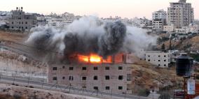 الاحتلال يفجر بناية سكنية جديدة في حي واد الحمص