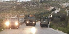 الاحتلال يفصل قرى غرب رام الله عن المدينة بإغلاق طريق حيوي