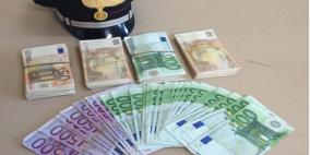 مجهول يوزع 200 ألف يورو نقدا لجمعيات خيرية بألمانيا