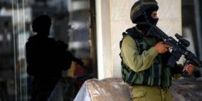 قوات الاحتلال تعتقل ثمانية مواطنين من الضفة