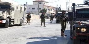 قوات الاحتلال تقتحم بلدة كوبر وتغلق مدخليها