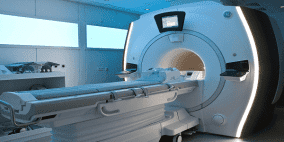 مواطن يشتكي تعطل جهاز الرنين المغناطيسي في مشفى جنين منذ 45 يومًا