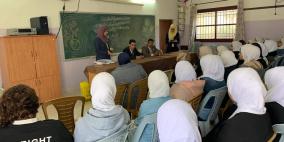 الإسلامي الفلسطيني يعقد محاضرةً حول البنوك الإسلامية في مدرسة