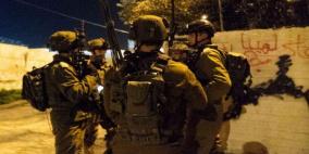 الخليل: الاحتلال يعتقل 4 مواطنين بينهم 3 أسرى محررين 