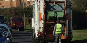  عامل ينقذ طفلين من الموت داخل عربة النفايات 
