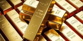 الذهب يتراجع عن أعلى مستوى في 7 سنوات