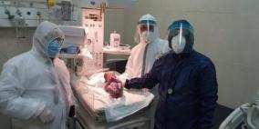 بالصورة.. اول مولود فلسطيني من ام مصابة بكورونا