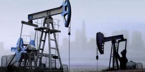 النفط يتراجع بسبب إجراءات العزل العام