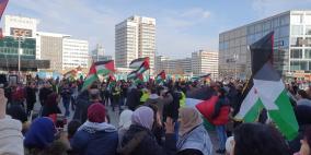 أبناء الجالية الفلسطينية في برلين يشاركون في تظاهرة ضد العنصرية