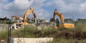 الاحتلال يهدم مغسلة مركبات شرق بيت لحم