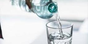 ماذا يحدث للجسم عند شرب كوب من الماء على معدة فارغة يوميا