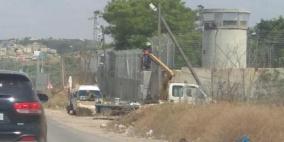 جيش الاحتلال ينصب كاميرات مراقبة إضافية على مدخل قلقيلية 