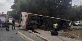 19 إصابة بحادث طرق بين حافلة وسيارة قرب الشيخ دنون