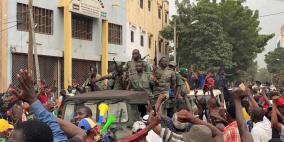 انقلاب عسكري في مالي.. الرئيس يعلن استقالته وحل البرلمان والحكومة