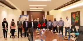 توقيع اتفاقية بين غرفة تجارة و صناعة رام الله مع مختبرات ميديكير