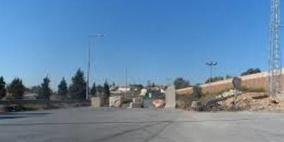 الاحتلال يغلق مدخل الجلزون ويمنع المركبات من المرور من شارع نابلس