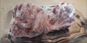 إليكم طريقة مذهلة لإذابة الجليد عن اللحم المجمد بدون أن يتلف