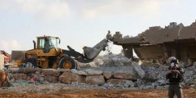 الاحتلال يهدم ثلاثة مساكن  ويشرد 35 مواطنا في شلال العوجا 