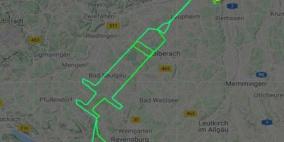 طيار يرسم محقنة في سماء ألمانيا
