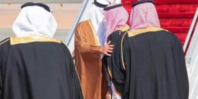 بالفيديو.. لحظة استقبال ولي العهد السعودي لأمير قطر