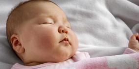 أسباب زيادة وزن الرضيع غير الطبيعية
