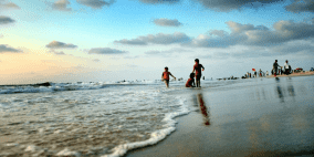 غزة: العثور على جثة مصري قذفتها أمواج البحر على شاطئ رفح