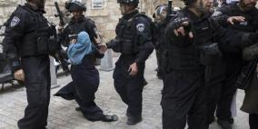 الاحتلال يعتقل سيدة ويداهم منزلا في القدس 