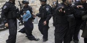 الاحتلال يعتقل سيدة ويداهم منزلا في القدس 