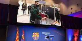 ميسي وآلاف الأعضاء يصوتون لانتخاب رئيس برشلونة الجديد