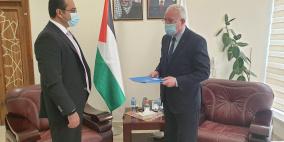 المالكي يتسلم نسخة من أوراق تعيين ممثل برنامج الأغذية العالمي لدى فلسطين