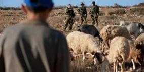الاحتلال يحتحز اثنين من رعاة الأغنام شرق بيت لحم
