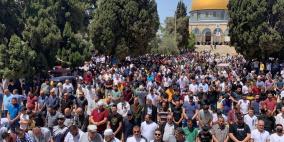 50 ألف مصل يؤدون "الجمعة" في الأقصى