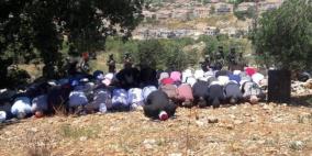 أداء صلاة الجمعة على الأراضي المهددة بالاستيلاء شرق القدس 