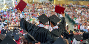 جامعة بيرزيت تخرج طلبة كلية التربية والحقوق والإدارة العامة والدراسات العليا